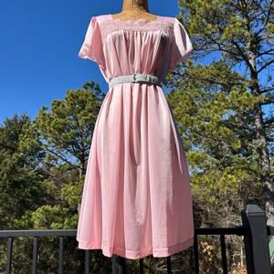 Vintage 70s/80s Vanity Fair Pink Flutter Sleeve Nightgown Mini Dress